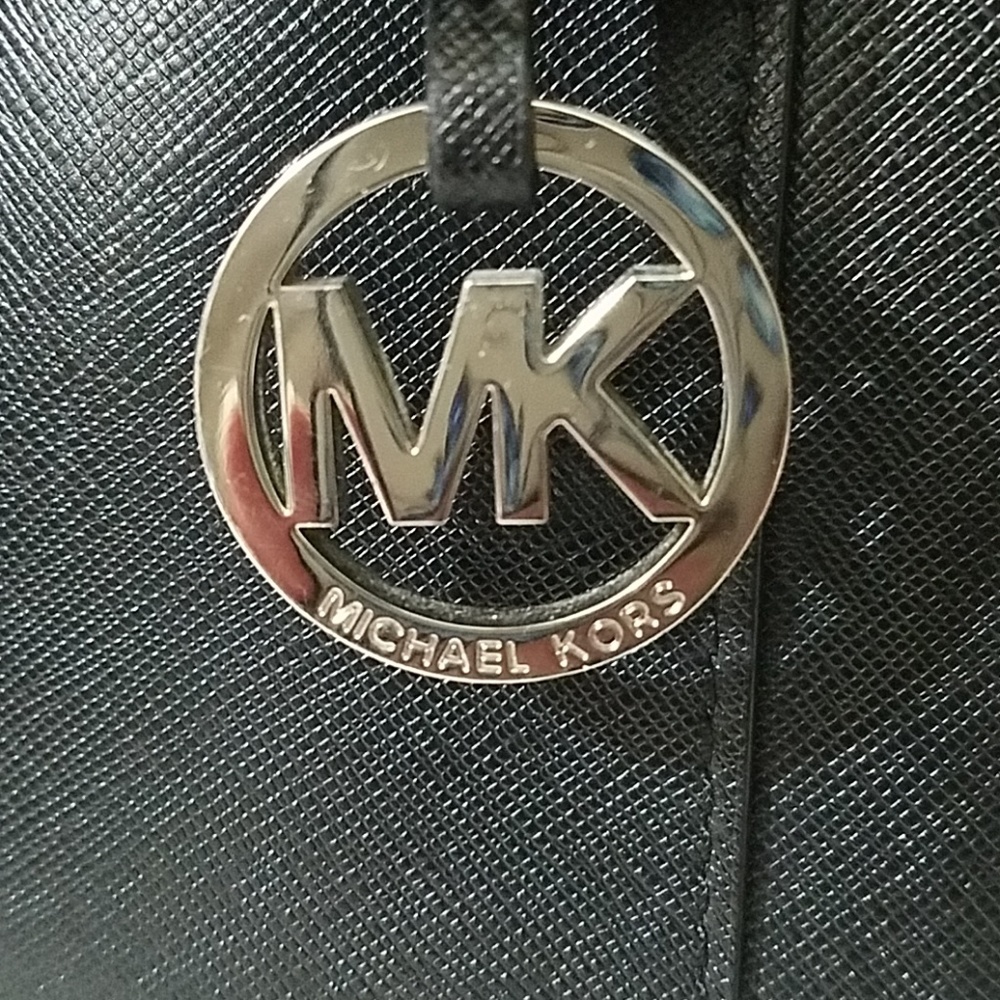 ***ON HOLD***MICHAEL KORS BLACK GREENWICH BAG - Picture 6 of 8